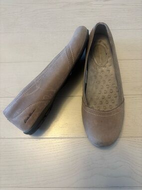 Eddie Bauer women’s slip ons size 9.5